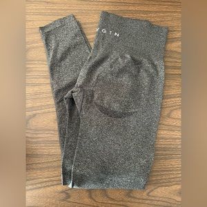 NVGTN - grey contour leggings size MEDIUM